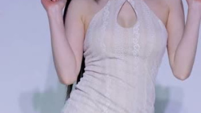 하윤 HaYun 홀터넥 민소매 원피스 누브라 노출 속바지 도끼