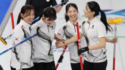 [2026년02월16일] 한국 여자 컬링 일본에 7대5 승리…라운드로빈 3승2패로 준결승 경쟁 주도권