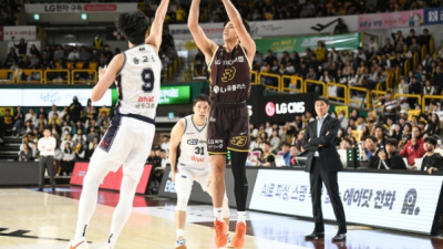 [2025년10월28일] ‘디펜딩 챔피언’ 창원 LG, 부산 KCC 81:72 역전… 1라운드 공동 선두 마감