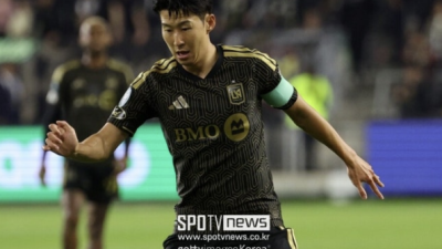 [2026년03월01일] LAFC 산토스 감독 “손흥민 완장은 거들 뿐…존재 자체가 캡틴” 리더십 위상 강조