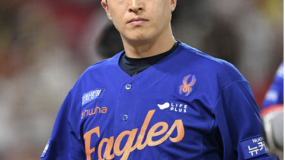 [2026년02월05일] 손아섭, 한화와 1년 연봉 1억원 계약…FA 미계약 종료, 6일 고치 2군 캠프 합류
