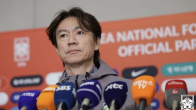 [2026년04월04일] 도스 산토스까지 손흥민 감쌌다…“반드시 필요한 선수” 에이징커브 논란 정면 반박