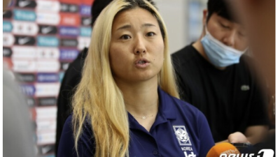 [2026년02월18일] 조소현 중국 대표팀 프라다 맞춤 정장 언급…여자축구 처우 논란 속 “한국은 없나” 발언 확산