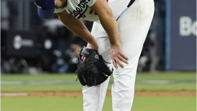 [2025년10월10일] 커쇼, NLDS 3차전 ‘악몽의 8회’…다저스 2-8 패, 시리즈 2-1  리드