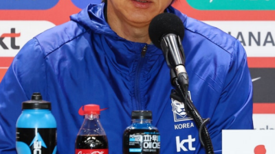 [2025년10월13일] 홍명보 “스리백은 플랜B…본선에선 또 다른 전술 가능” — 브라질전 0-5 뒤 전략 기조 재정리