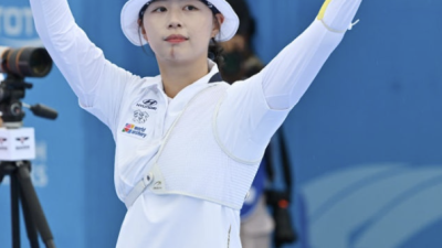 2025년09월13일 양궁 | 세계 1위 임시현 ‘8강 탈락’ 이변…안산–강채영 4강 맞대결, 금·은·동 싹쓸이 무산